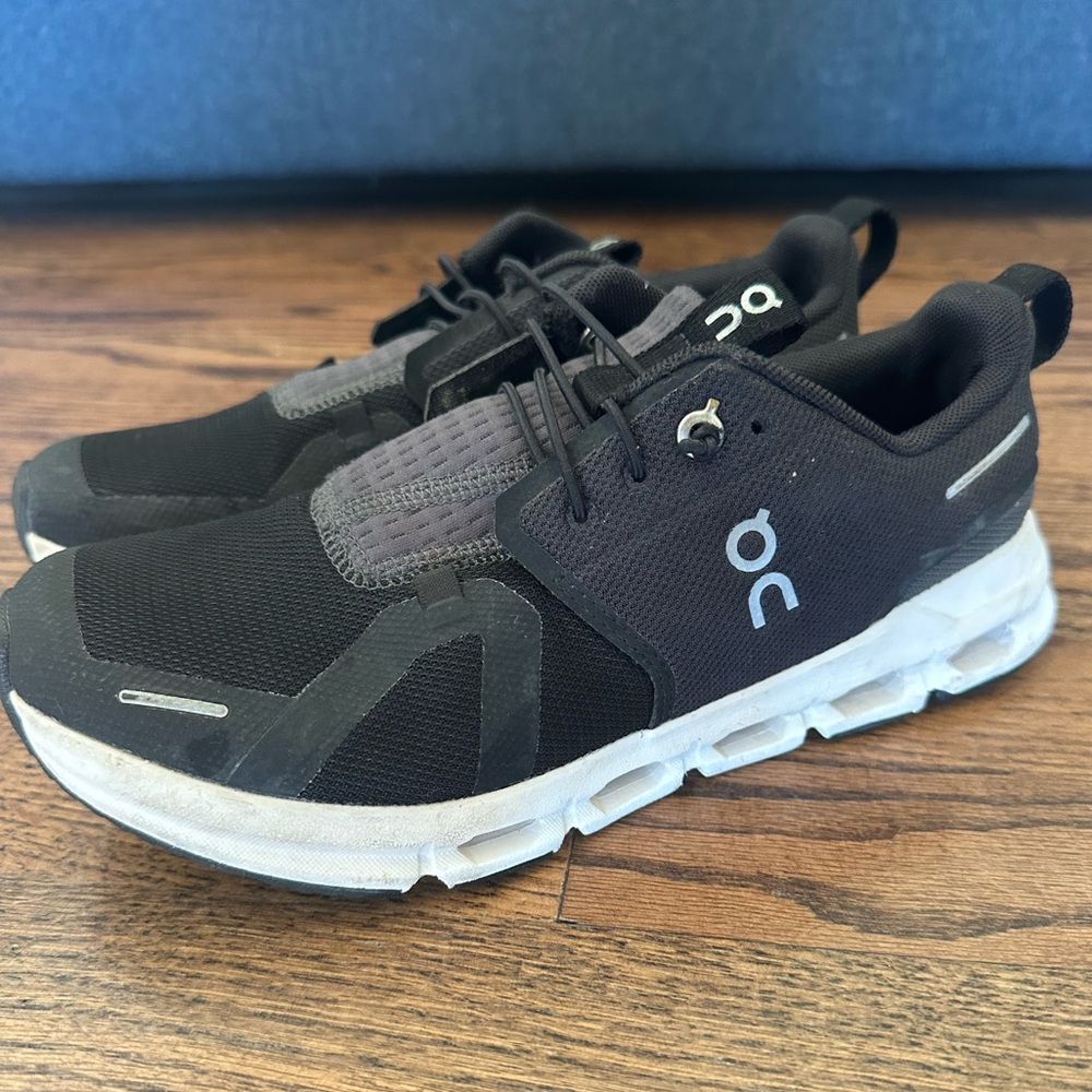 On Cloud Cloudsky Youth Slip On Running Shoes Size 5
